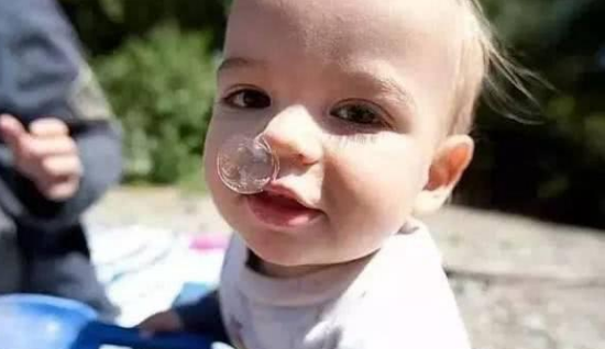 孩子沒有感冒，總流白鼻涕，很有可能是因為缺乏這兩種維生素導致