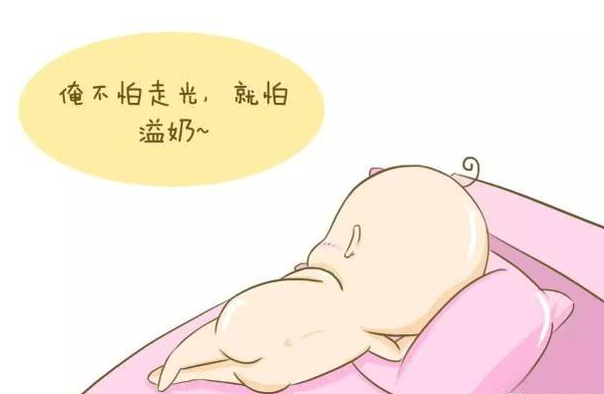 育兒知識:寶寶出現吐奶,懂行的媽媽會對寶寶做這些事